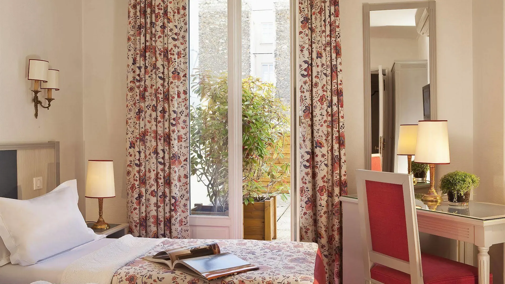Jardins Eiffel Hotel